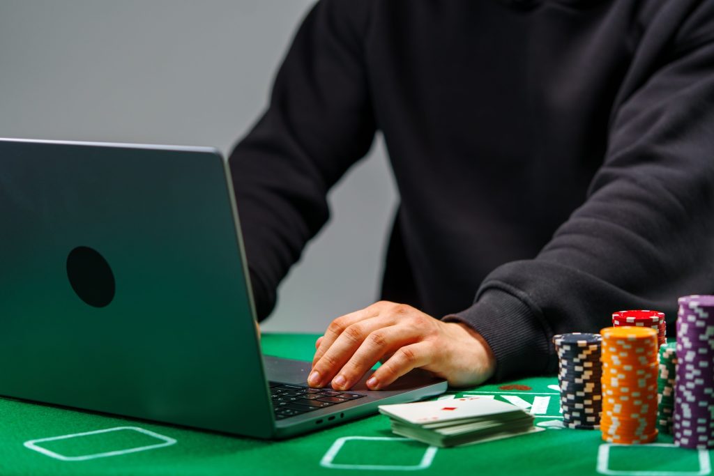 Online Casino, Beware of Scams and Phishing Attempts